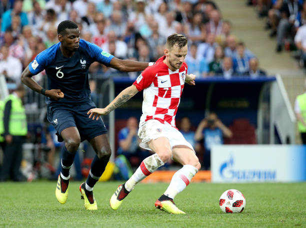 队争相追逐 队争相追逐